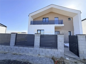 Casa viitorului  || Pompa de caldura || Panouri foto 11,7 kw - imagine 2