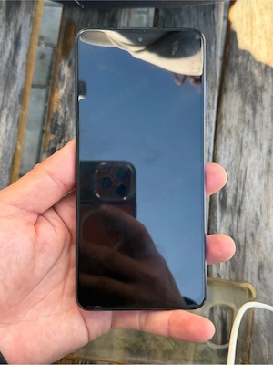 Vând Poco X3 NFC model cu 6 GB ram  nui spart urme fine si are cont .suporta încărcare  Turbo  Dual 