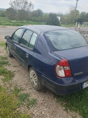 vand  dezmembrez renault clio Symbol motor 1-5 diesel - imagine 2