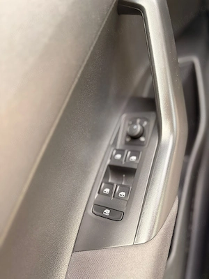 Volkswagen Taigo - garantie producator iulie 2026 - primul proprietar - imagine 8