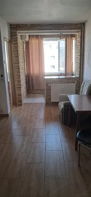 garsoniera dristor-metrou la scara blocului