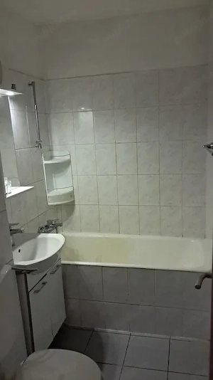 garsoniera dristor-metrou la scara blocului - imagine 6