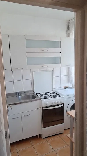 garsoniera dristor-metrou la scara blocului - imagine 3