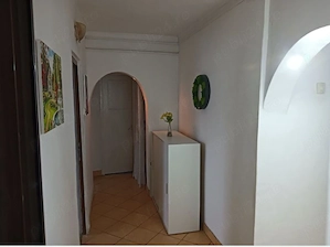Apartament 3 camere, decomandat - imagine 2