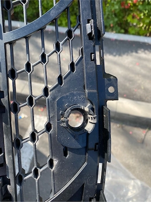 Grila Diamond Mercedes Cla Originala cod ( C118 ) plus emblema originala Mercedes - imagine 4