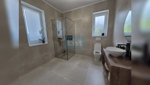 Casa superba la cheie, panouri fotovoltaice, central Dezmir - imagine 12