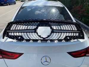 Grila Diamond Mercedes Cla Originala cod ( C118 ) plus emblema originala Mercedes - imagine 2