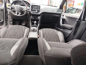 Peugeot 2008 1.2 PureTech Turbo EAT6 S&S Allure - imagine 9