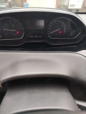 Peugeot 2008 1.2 PureTech Turbo EAT6 S&S Allure - imagine 6