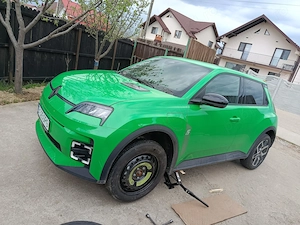 Roată rezervă slim Renault 5 2025 cu  roți R18 - imagine 6