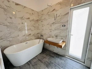 Super Vila în Roșu , 161 mp construiti, 2 garaje acoperite , duplex Apeductului  - imagine 14