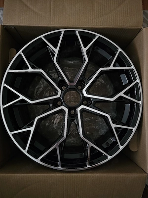 Vând set 4 jante NOI pe 18 "