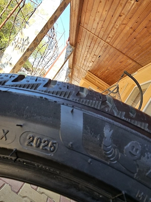 Anvelope Michelin 245 40 R18 M+S 2025 săptămâna 20. - imagine 3