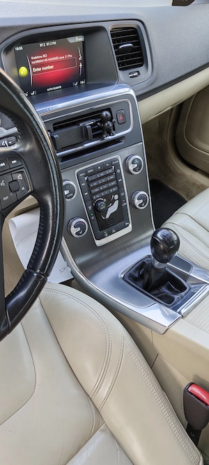 Vând volvo s60 d5 2.4 diesel 2015 215CP  - imagine 10