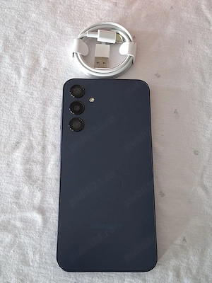 Vând Samsung A25 5G, dual sim, 128GB 6GB RAM, impecabil. Preț 400 lei. 