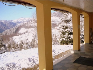 Complex turistic în Munții Apuseni  3 clădiri (cabane), 10 camere, teren 3740 mp - imagine 4