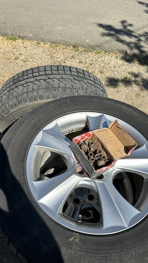 Vand roti de iarna pentru Hyundai Santa Fe 