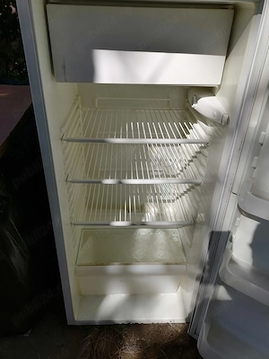 Vind frigider cu congelator ieftin Zanussi 