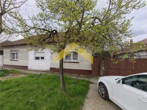 Casa la sol de vanzare in orasul Santana - imagine 3