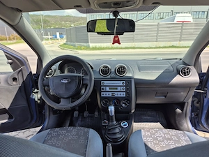 Ford fiesta  1.3 benzina - imagine 7