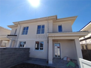 Duplex spatios - bucatarie inchisa - zona in plina dezvoltare
