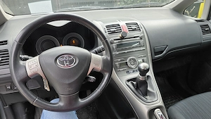 Toyota Auris 2009, 1.6 benzina 91kW, 82000 km - imagine 11