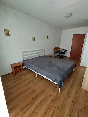  Ofer spre închiriere un apartament hotelier cu 4 camere.