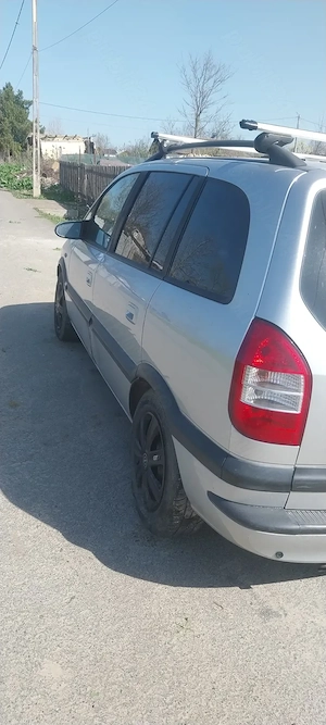 Vand Opel Zafira 1,6 16V Benzină  - imagine 4