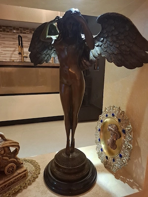 statuie din bronz patinata semmata.