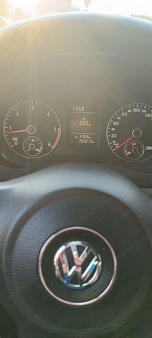 VW Jetta, An 2011, 1.6 diesel, Euro 5 - imagine 4