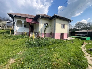 Casa de vanzare in Golesti, Ramnicu Valcea
