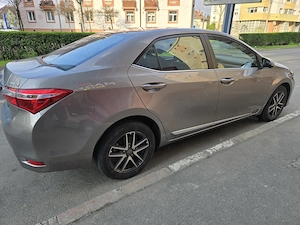 Toyota Corolla, fabricatie 2015, motor 1.6 benzină 132 CP, cutie automată - imagine 2