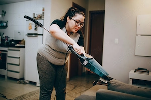 Persoana doamna  menaj  apartament pitesti part time