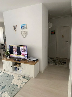 Apartament 3 camere semidecomandat - imagine 4
