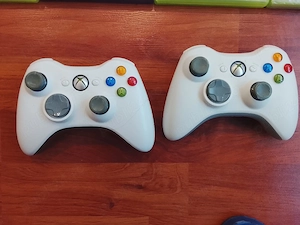 vand 13 jocuri Xbox live+2 manete+încărcător+cablu de alimentare+cablu video 400 lei negociabil  - imagine 2