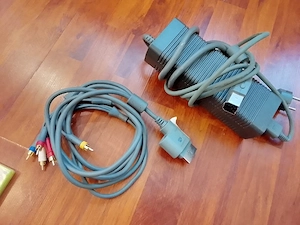 vand 13 jocuri Xbox live+2 manete+încărcător+cablu de alimentare+cablu video 400 lei negociabil  - imagine 4
