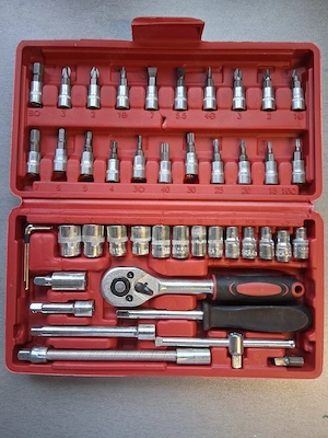 Trusa scule 46 piese . Trusa este noua , sigilata in ambalajul original 