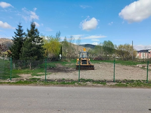 Teren intravilan de vanzare 