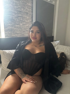 Chica latina con curvas - imagine 4