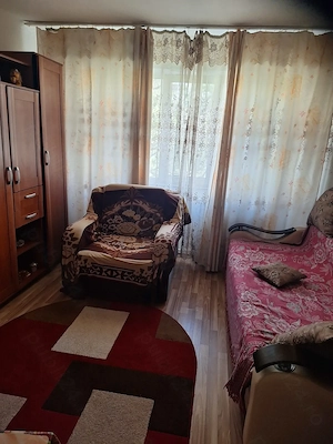 Închiriez Garsoniere 