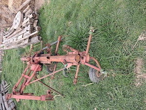 Vând greblă de împrăștiat fân 