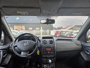 Vand Dacia Duster 1,6 Benzina 4x4  An:2016 - imagine 4
