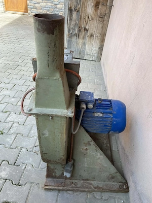 Moară cu ciocănele