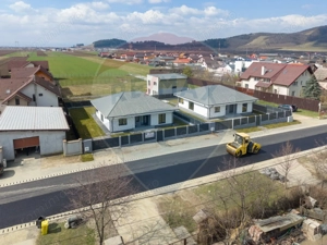 Casa 4 camere- noua-la cheie, poziție excelentă in Harman
