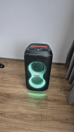 vand boxa JBL PartyBox 120