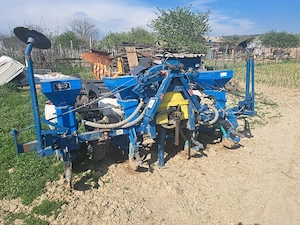 Semănătoare porumb 4randuri