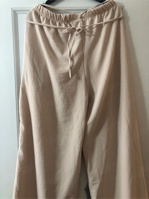 Pantaloni de vara marimea M