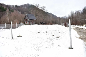 Vând teren+construcție