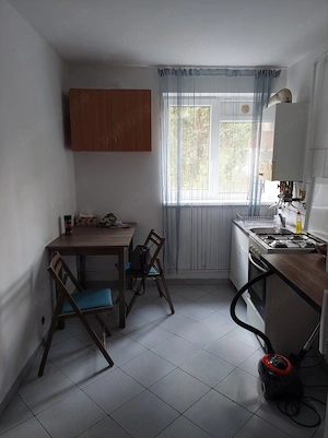 Proprietar, vând apartament cu 2 camere în zona Mall Vitan, preț 65.000 euro