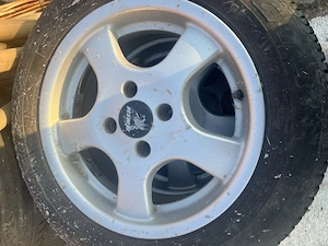 Vând 4 cauciucuri vara cu genți de Opel corsa